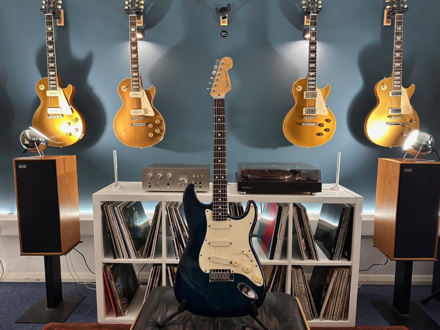 Fender Strat Plus Deluxe with Rosewood Fretboard 1993 Blue Burst