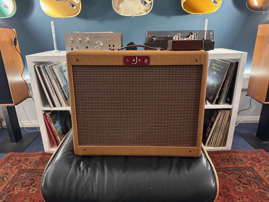 Lazy J20 with Reverb & Tremolo
